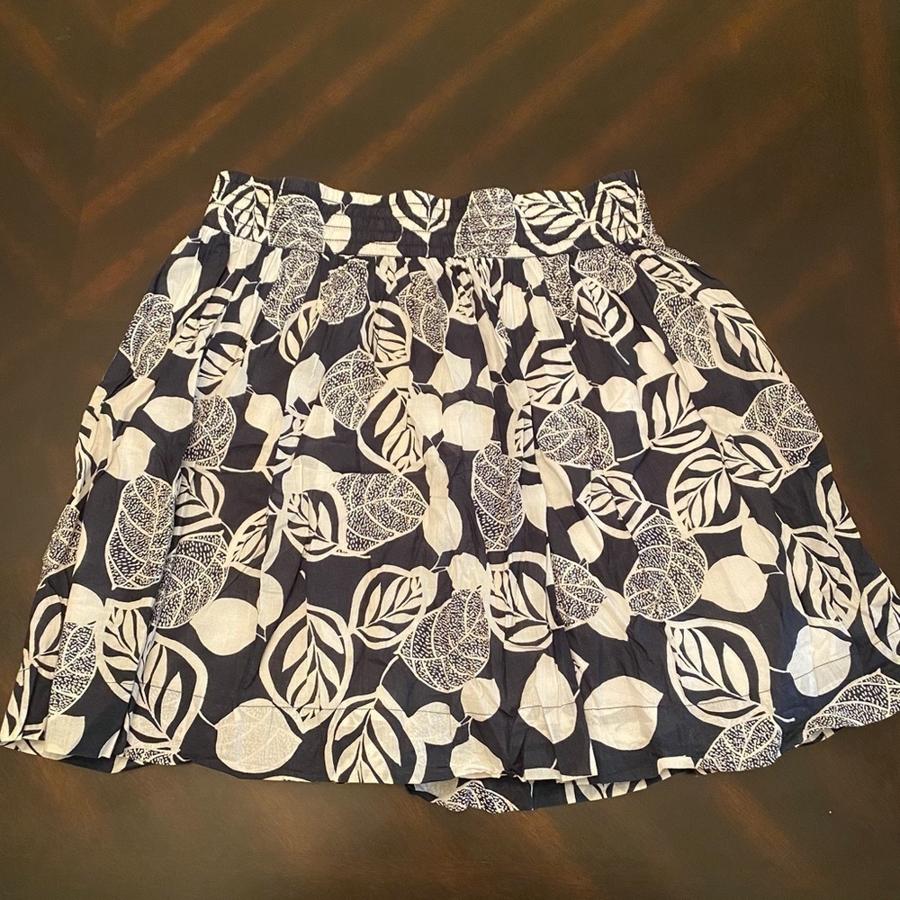 *BANANA REPUBLIC* Blue x White Foliage Skirt Sz 6